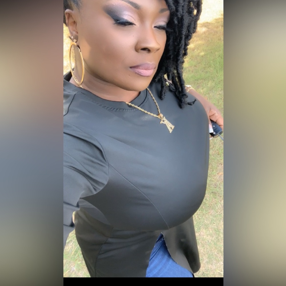 Double front slit blouse… Too cute on!! I loved it so much I got me 1 in XL.